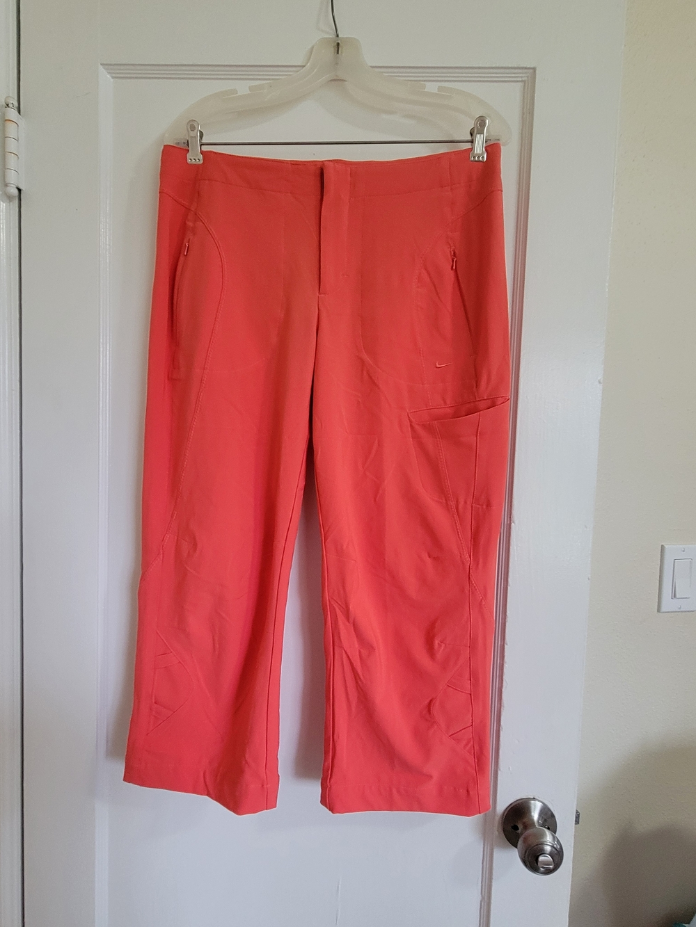 NWT Nike Fit Dry Active Women's Medium 3/4 Length Sport Bottom Running Capri